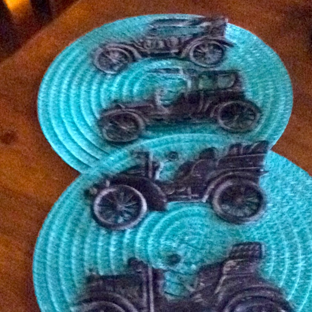 Classic  4 pc metal antique car set.  1970’s wall.